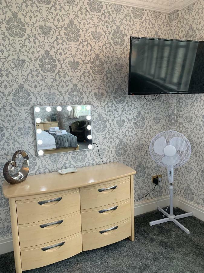 New Boston Guest Accommodation Fleetwood Esterno foto